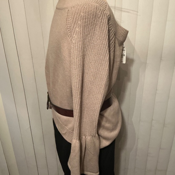 Express women sweater with tags size xl - Picture 6 of 9